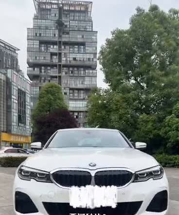 12754辆宝马3系又一次拿下豪华车销冠，要问秘诀？老车主直言这车太懂中国人了，