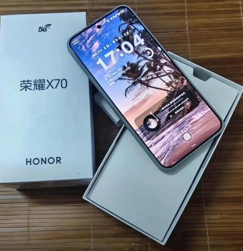 你可别被市面上那些花里胡哨的参数给忽悠了——我算是整明白了，荣耀X70这手机，性
