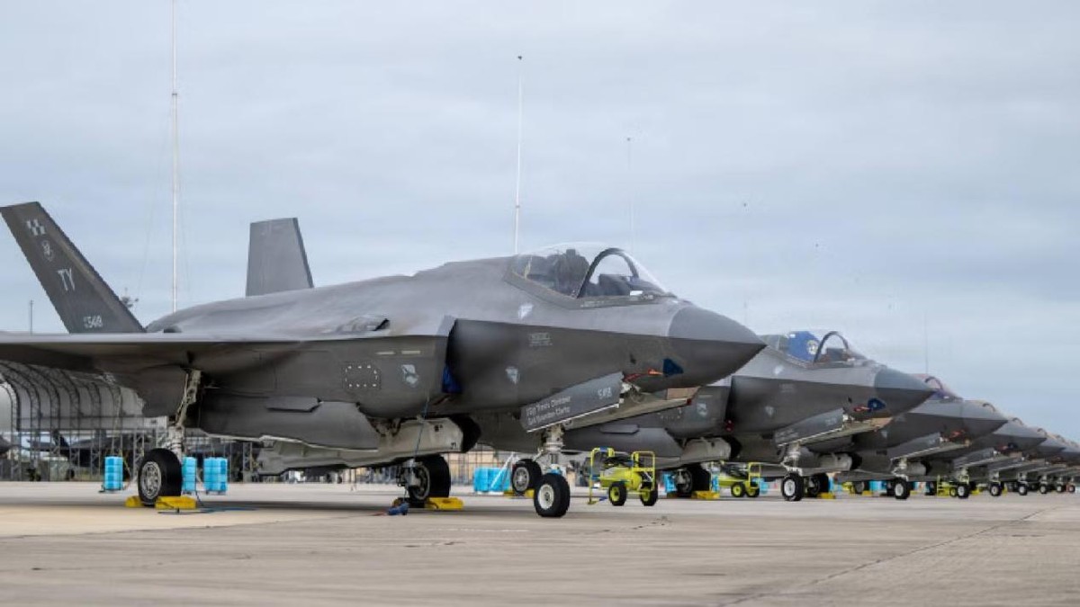 沙特这次和美国签的F-35是和歼-20、歼-35同一个代次的战斗机。但目前中国的目标是发展六代机，所
