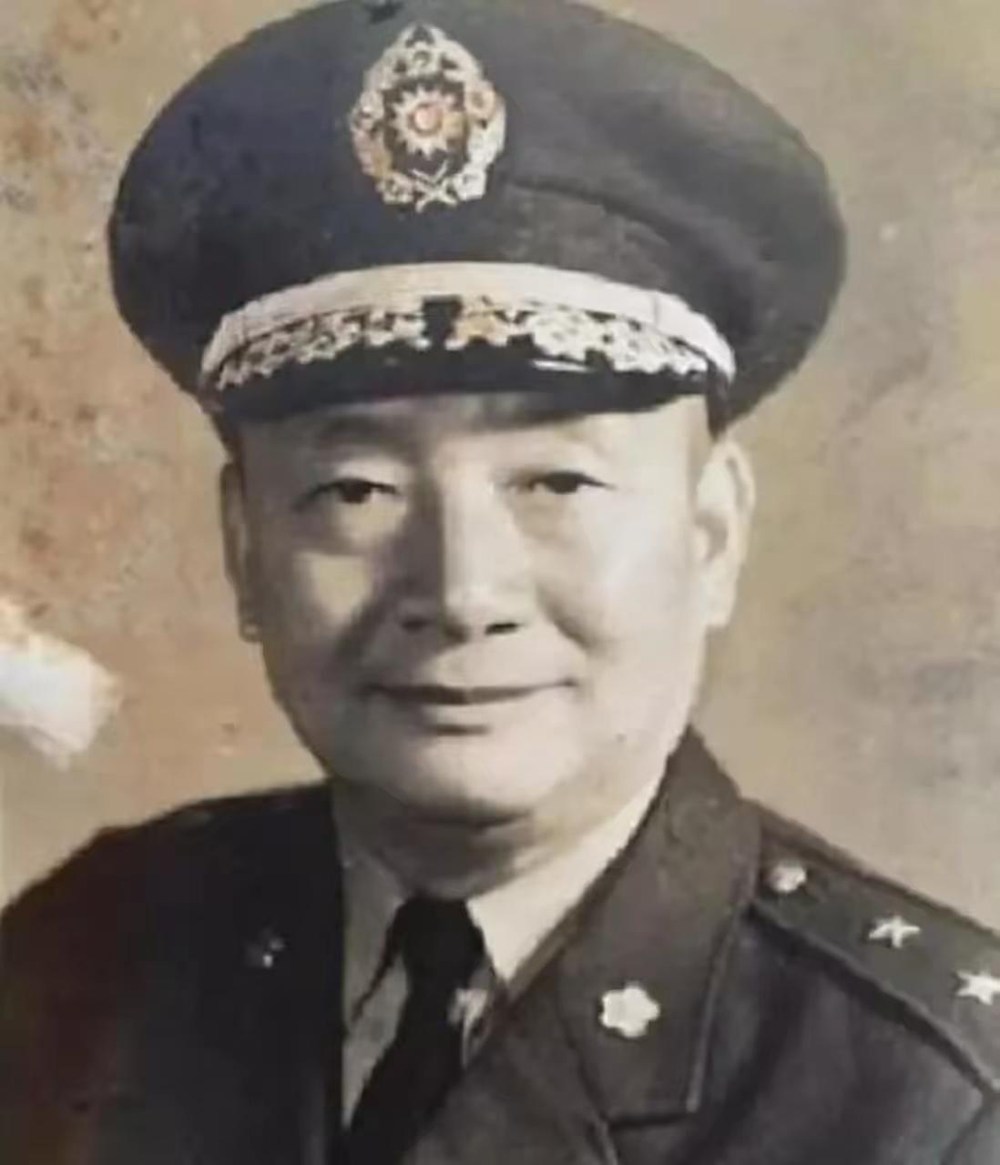 1948年6月，国民党上将刘汝明在军事会议上，将出言不逊的黄埔将领刘伯龙一拳打倒