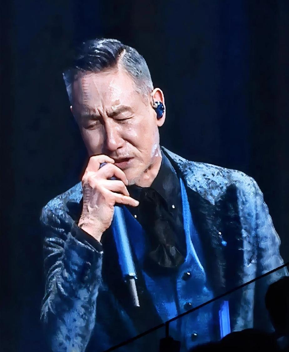 张学友不缺钱我是不信的，为了养老钱也是蛮拼的，都没有神秘感了。如果不差钱，他