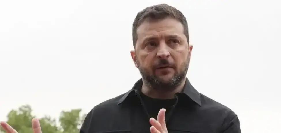 果不其然。俄罗斯国防部突然宣布了，对乌克兰所谓“决策中心”实施了精确导弹打