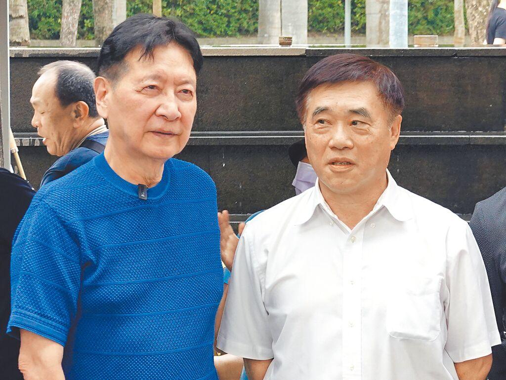 国民党主席选举本周开始领表登记，前台北市长郝龙斌决定与「战斗蓝」召集人赵少康协调