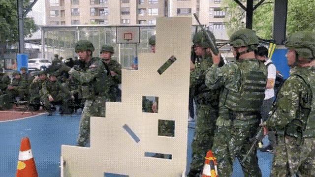 台当局组织的“汉光41号演习”今天开始了，了解到他们重点训练的科目后，我又好气又