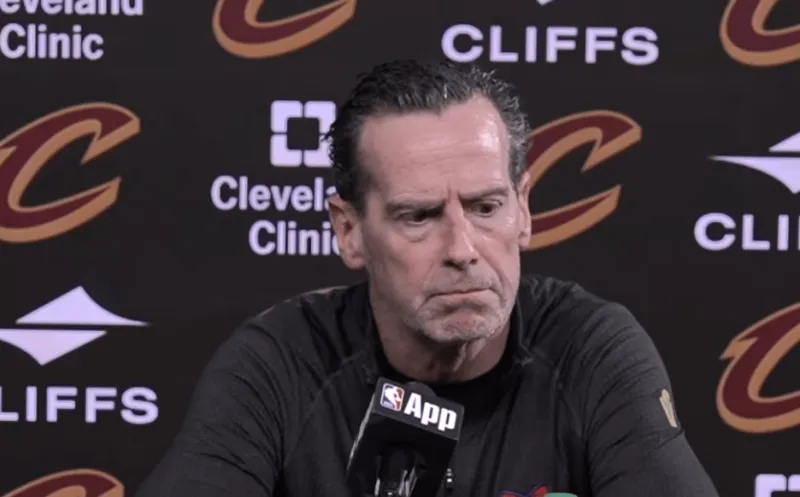 NBA常规赛，骑士主场迎战独行侠的比赛已经结束，最终骑士以120-130不敌独行