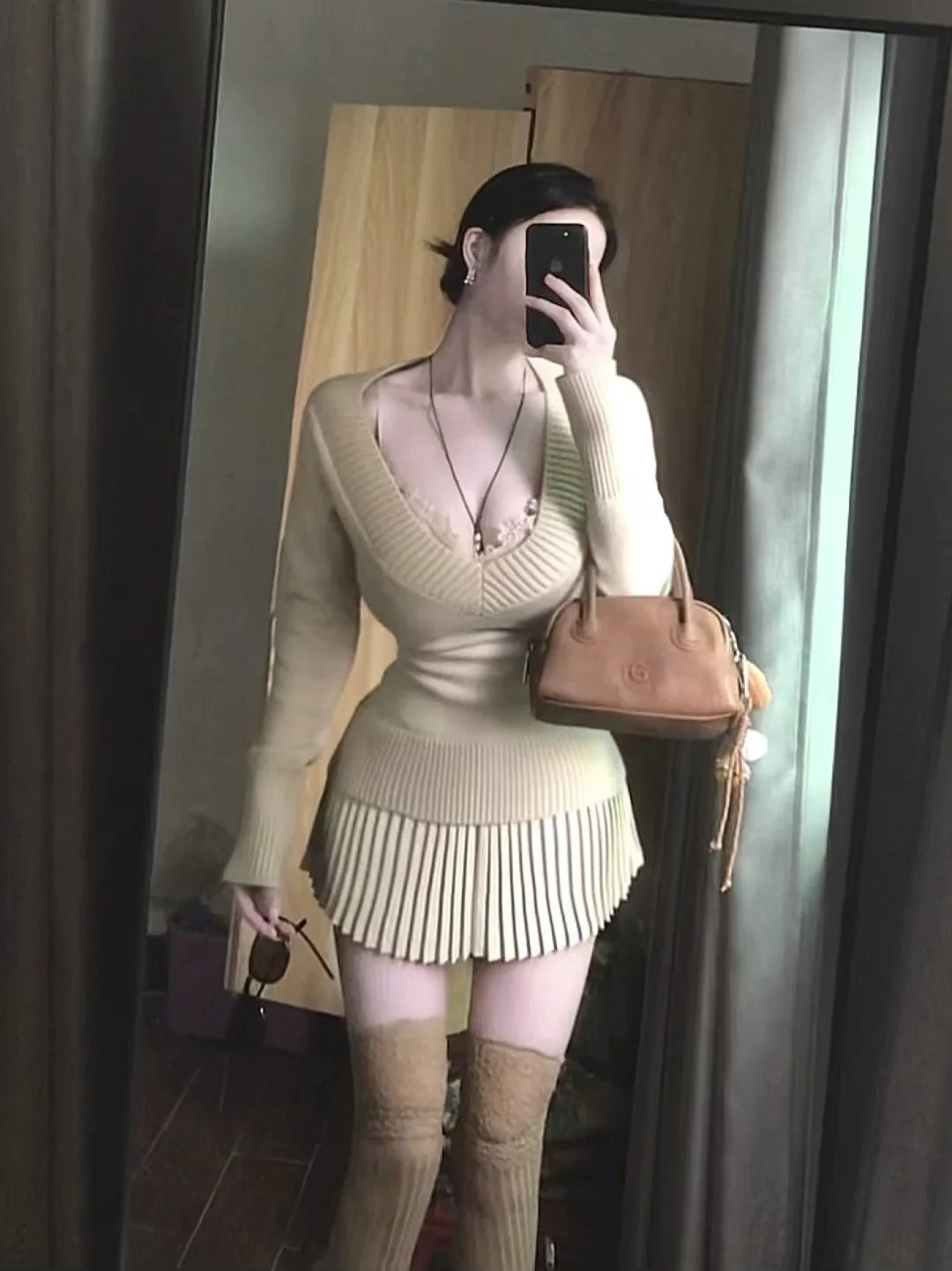 杏色系穿搭这么温柔美女感的嘛～