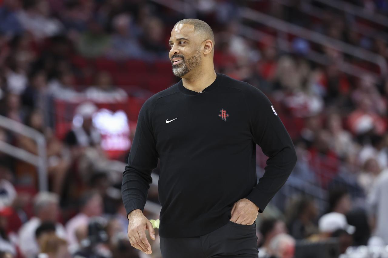 火箭多年合同提前续约乌度卡，这份新合同，让乌度卡成为了NBA年薪最高的主教练之一