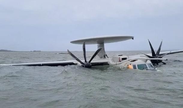 大阴谋！军事专家杜文龙提醒，美国这次南海坠机事件，我们不能光看热闹，看表面。不排