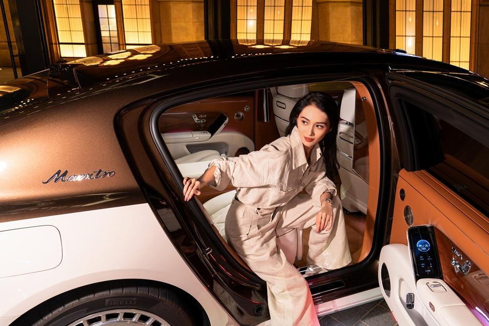 尊界S800第10000台量产车在超级工厂荣耀下线啦！而且据余总说，交付速度会越