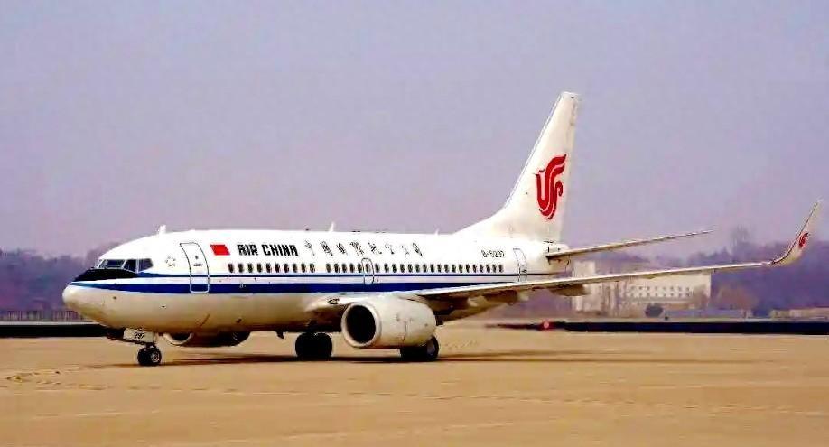 3月30日，北京首都机场T3航站楼。当显示屏上缓缓跳出“CA121，平壤”这五个