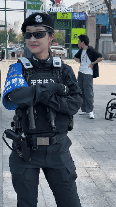 沈阳浑南外滩，女特警又飙又飒巾帼不让须眉！[赞]
