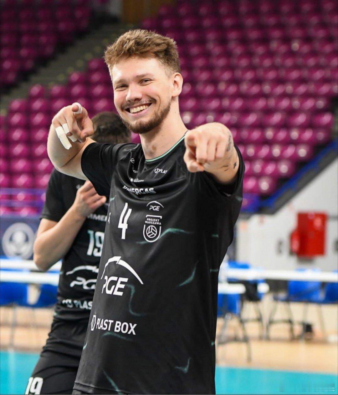 波兰男排丘比特在射箭💘​​​