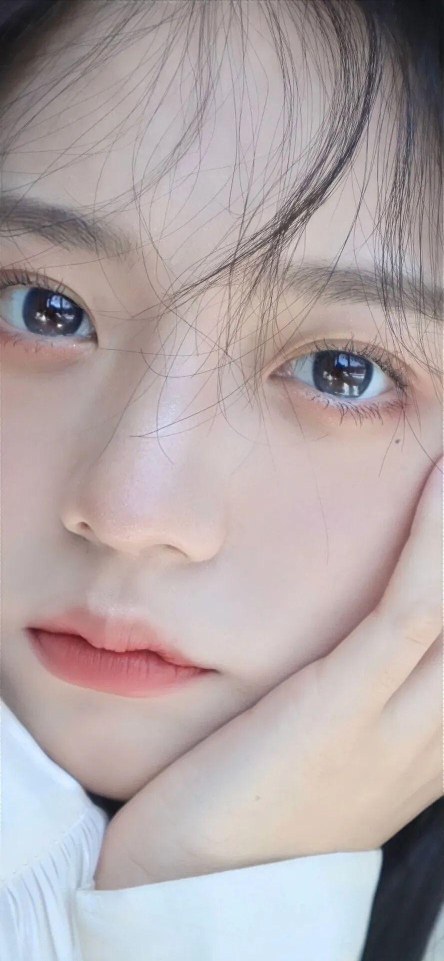 怎么生活才能开心快乐一百万和能做十年夫妻的美女老婆，哪个能让你更开心快乐？