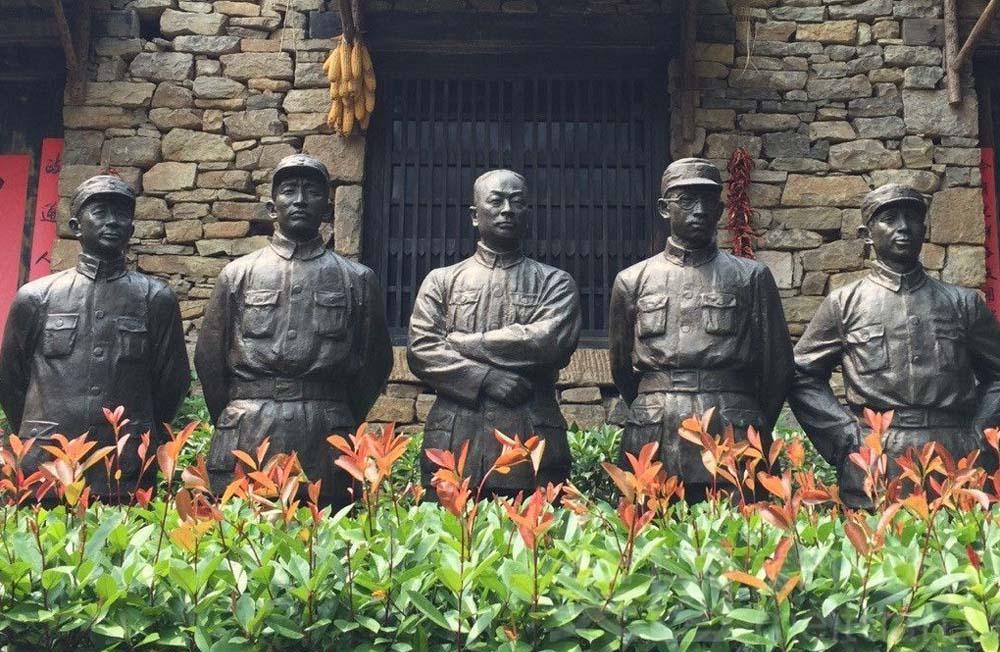 山东虽然没有出过开国元帅、大将、上将，但是，在山东战斗过的将帅却不少，至少走出了