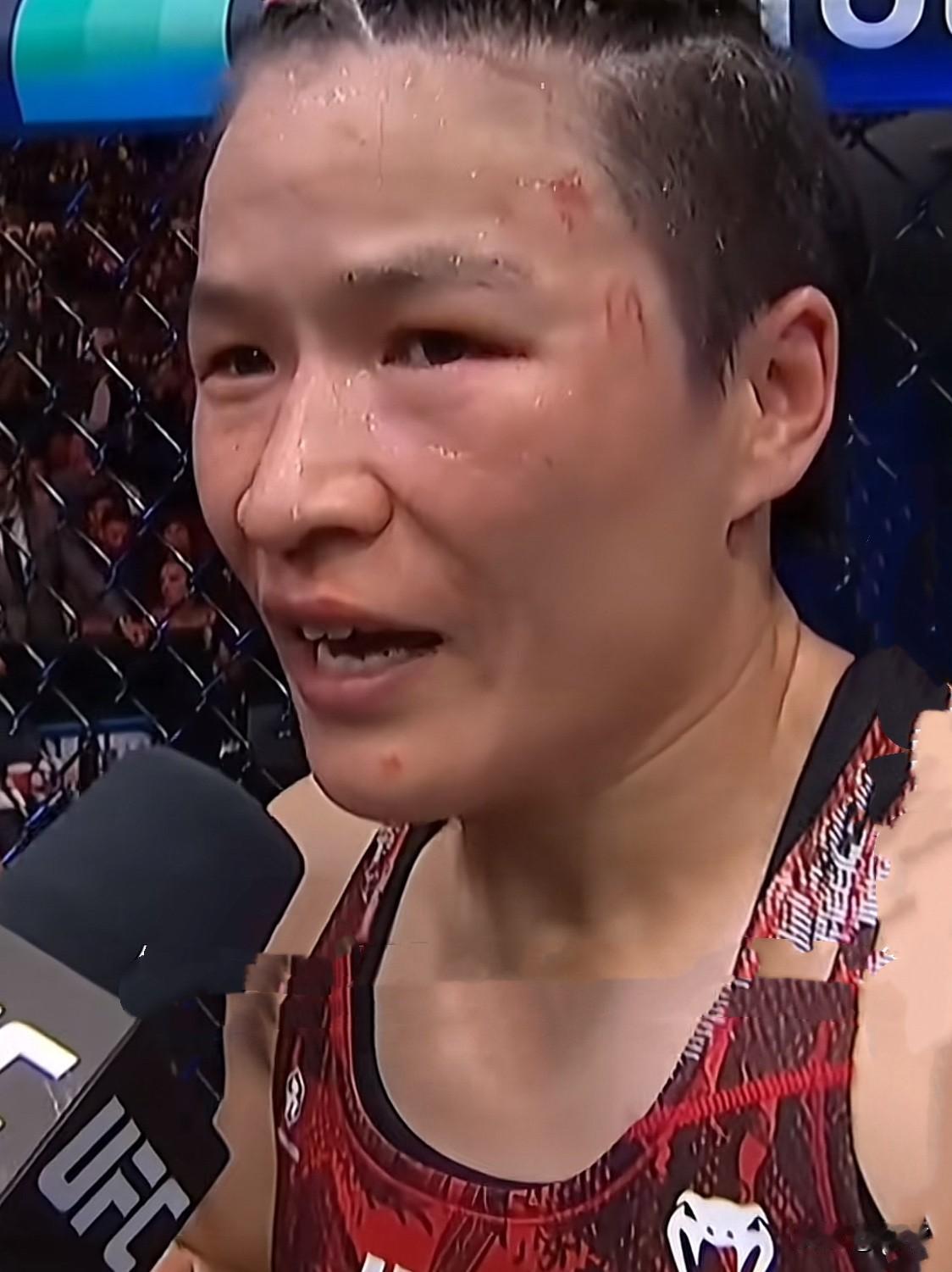 舍甫琴科绝对被高估了，她没有想象中那么强！我发现张伟丽打完比赛后，脸上还是非常干