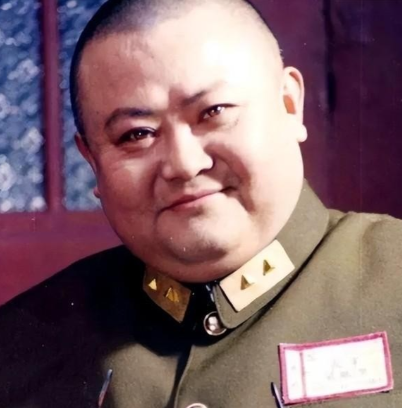 解放后，川军名将范绍增将七个妻子叫到身边，现在实行一夫一妻了，七个当中，只能留一