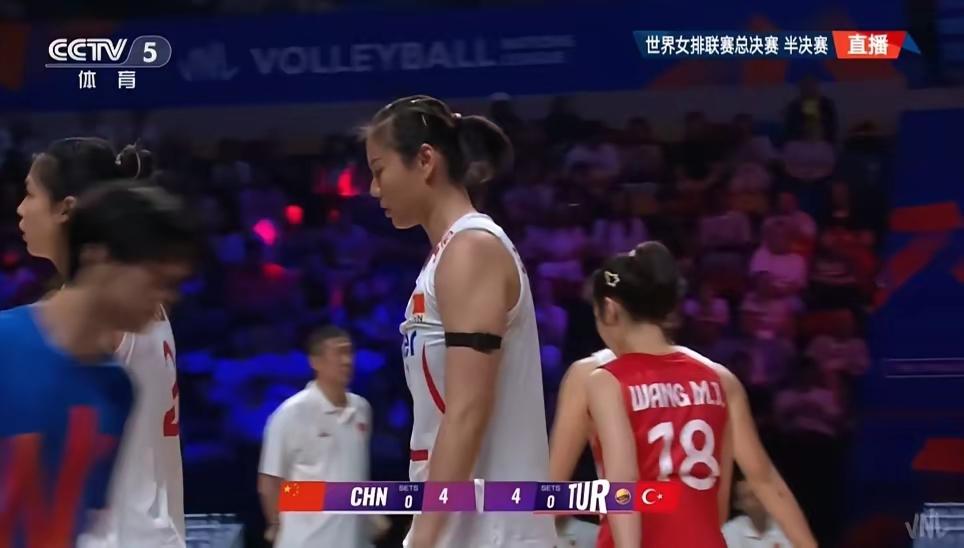 2026年女排亚运会八强还没开打，网上就已经吵翻了天，你信不信？有人说中国队稳进