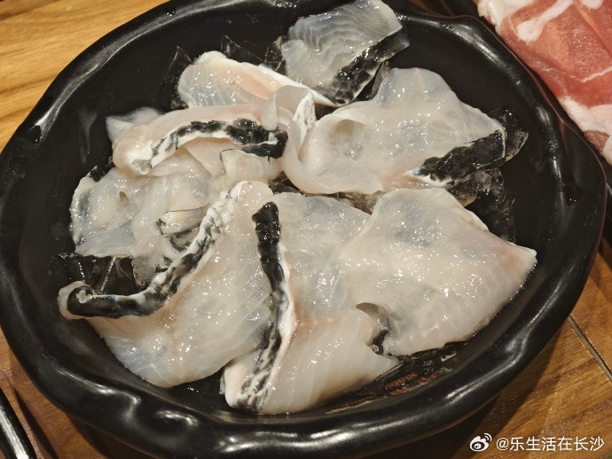 【。   第一，首选容易消化的肉类，比如鸡肉、鱼肉，它们肉质细腻，脂肪...