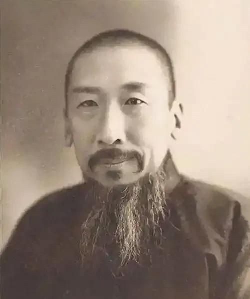 1948年9月10日，大汉奸王揖唐在刑场上哇哇大哭：“我都71岁了，让我自己死吧