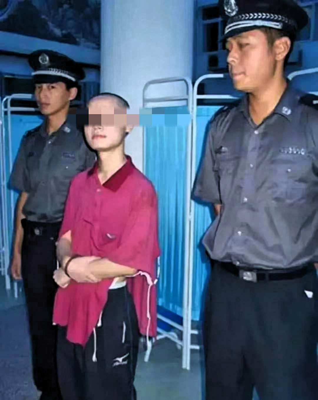 这个“学霸”，强奸并杀害了对自己恩重如山的女老师。回看2004年湖南涉外经济