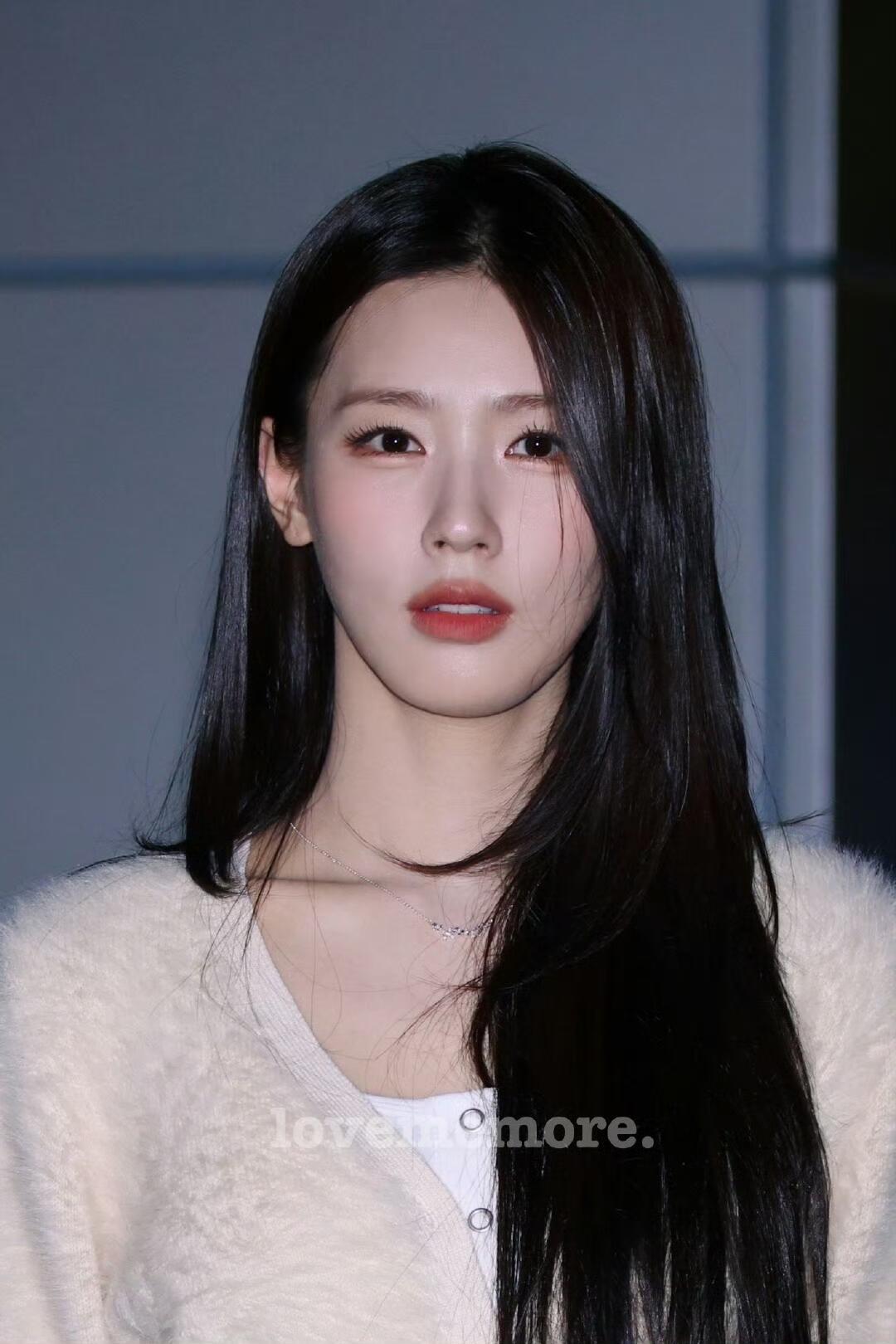 赵美延这到底是什么傲人的脸型折叠度表现点全方位拉满….