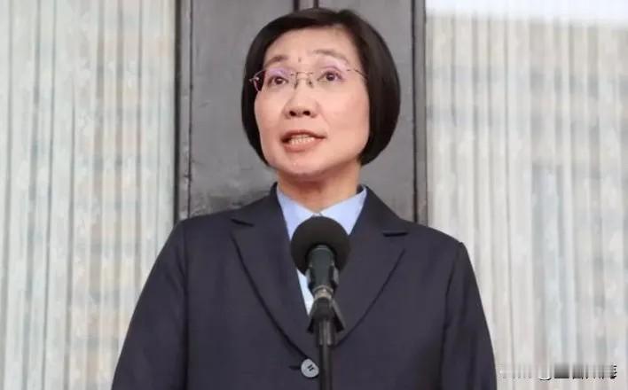 徐欣莹有必要出来说清楚了！蓝营发言人牛煦庭在今天（8月31日）指出蓝白在竹北整合