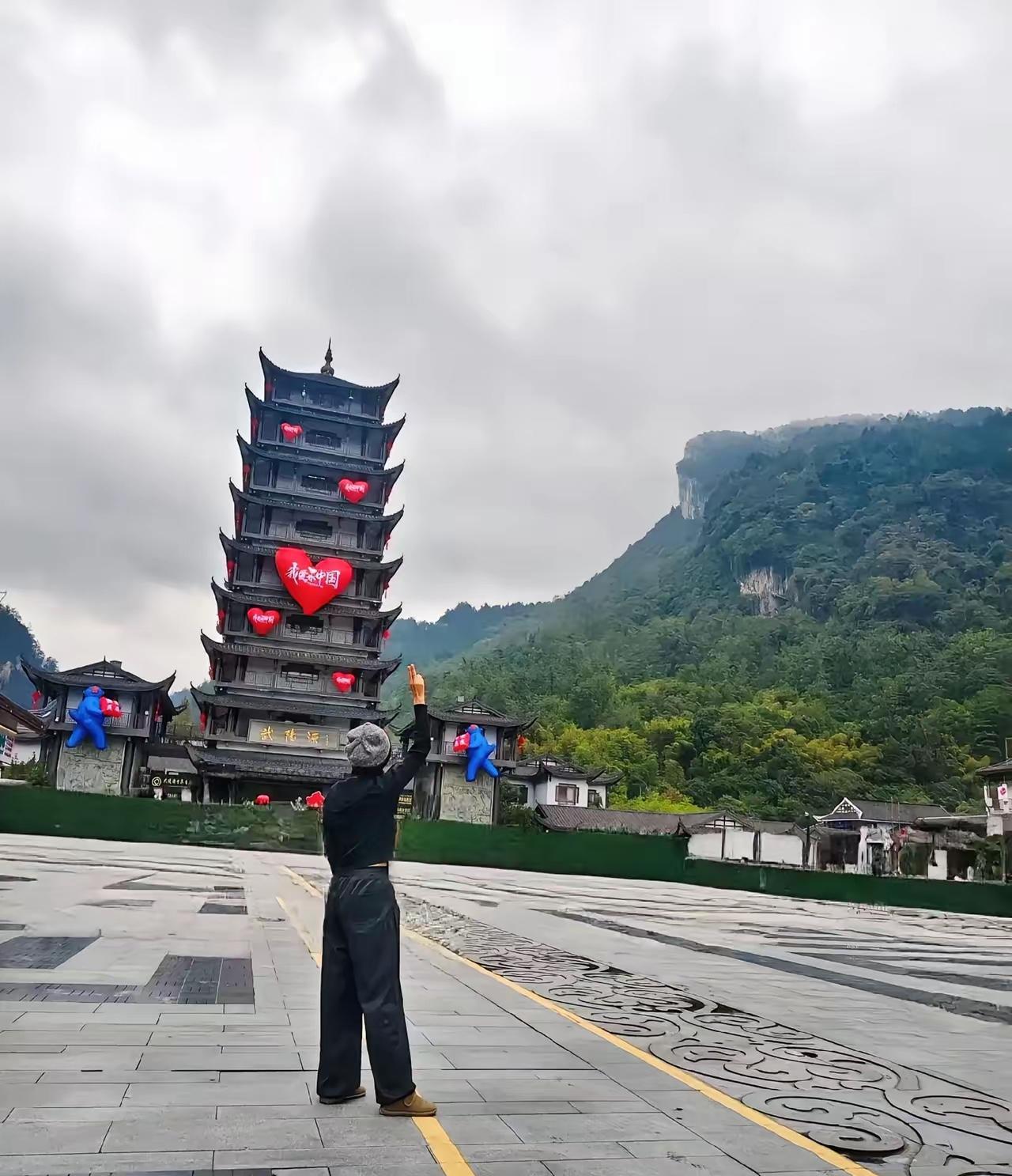 单位体检肺结节查出半公司人！同事肺癌晚期直接吓懵全楼，一查片子多半员工中标，五