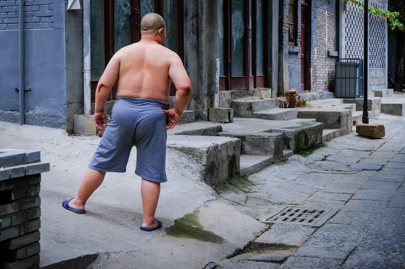 最近辽宁大连一位00后340斤的小伙火了，网友称他为“当代许褚”。他的经历简直比