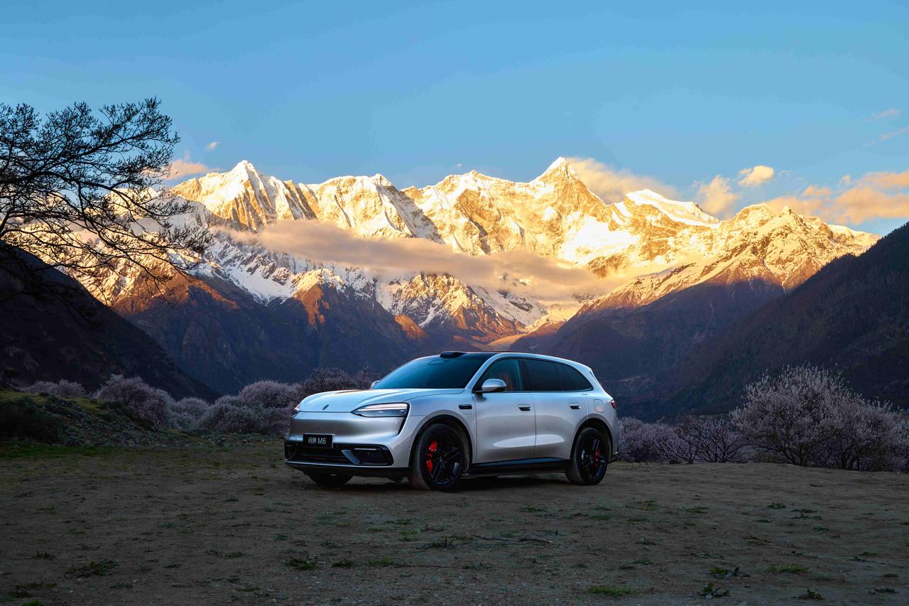 有人说，辅助驾驶只能在封闭高速上用。问界M6在西藏林芝的这场实测，彻底打破了这一