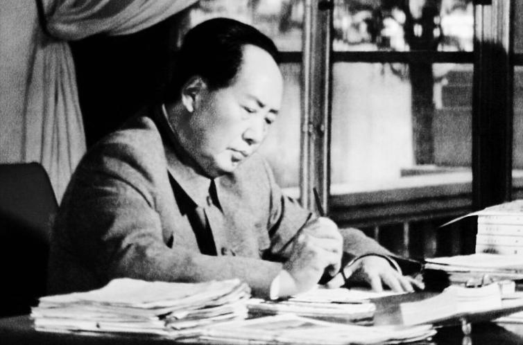 毛主席是如何点评李煜的？ 毛主席曾言：“南唐李后主虽多才多艺，但不抓政治，终