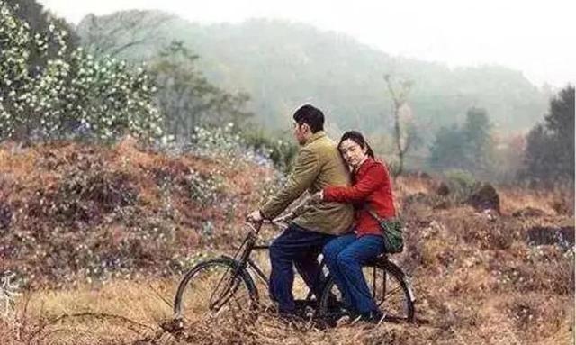 1976年，男知青去当兵，临走前夜里18岁李雪芳哆嗦解衣扣：“华建哥，我怕！”谁