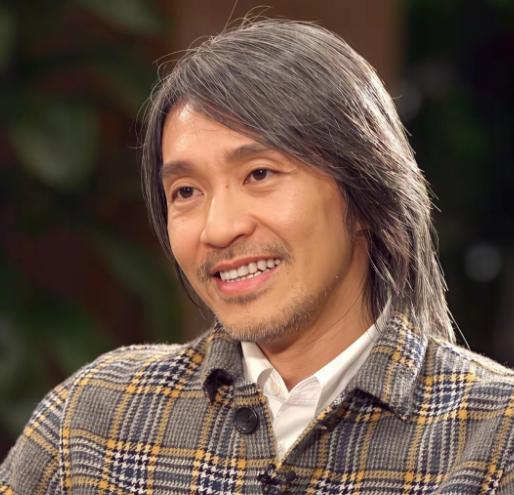 一次采访里，欧弟问周星驰，为什么总能想出那么多创作点子。周星驰没有展开长篇解释，