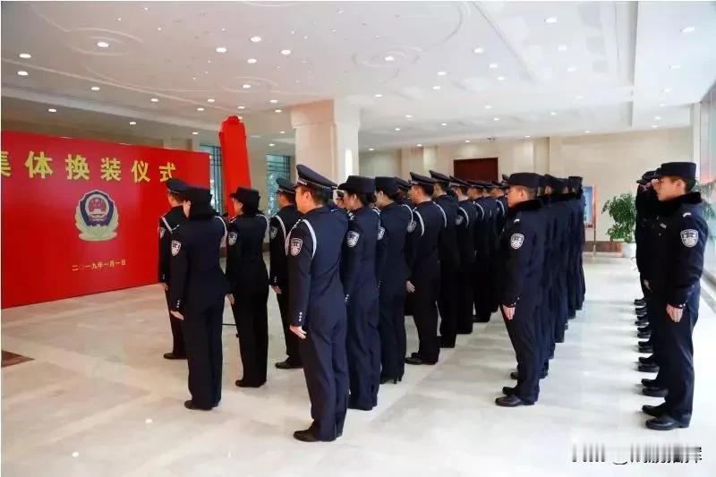 军改期间，不少部队人员通过考核转隶到地方岗位，其中公安边防士兵经培训考核后成为人