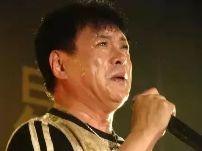 1983年，刘晓庆去南京出差，正好遇到迟志强在那里拍戏，分别时，刘晓庆说：“强子