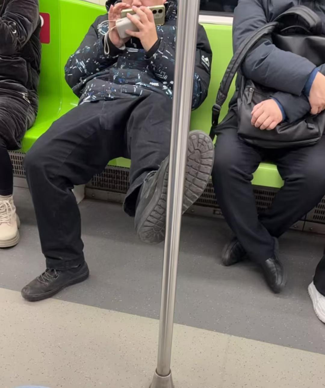 ？这种人到底咋想的？沉默震耳欲聋沉默震耳欲聋孩子们这并不好笑理解不了一