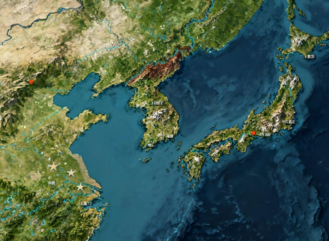 昨天侄儿来家里做客，无意间听到他和我儿子聊天，我站在门口眼泪差点掉下来。侄