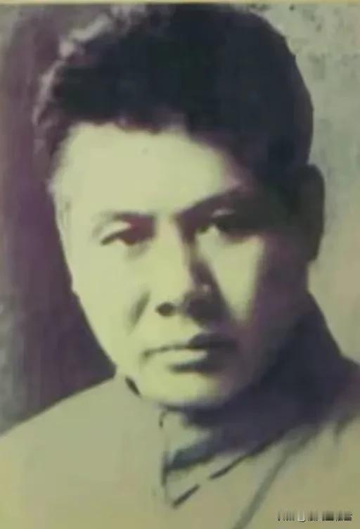 1934年，国民党少将救下近9万红军，1951年却被判处死刑，毛主席紧急下令：此