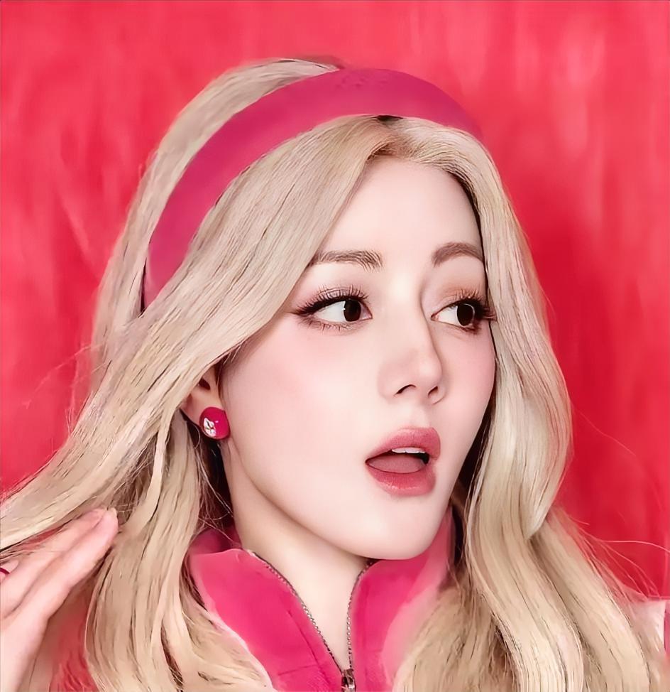 迪丽热巴这次真的太让人心疼了！被困迪拜超24小时，工作室道歉才刚发，更离谱