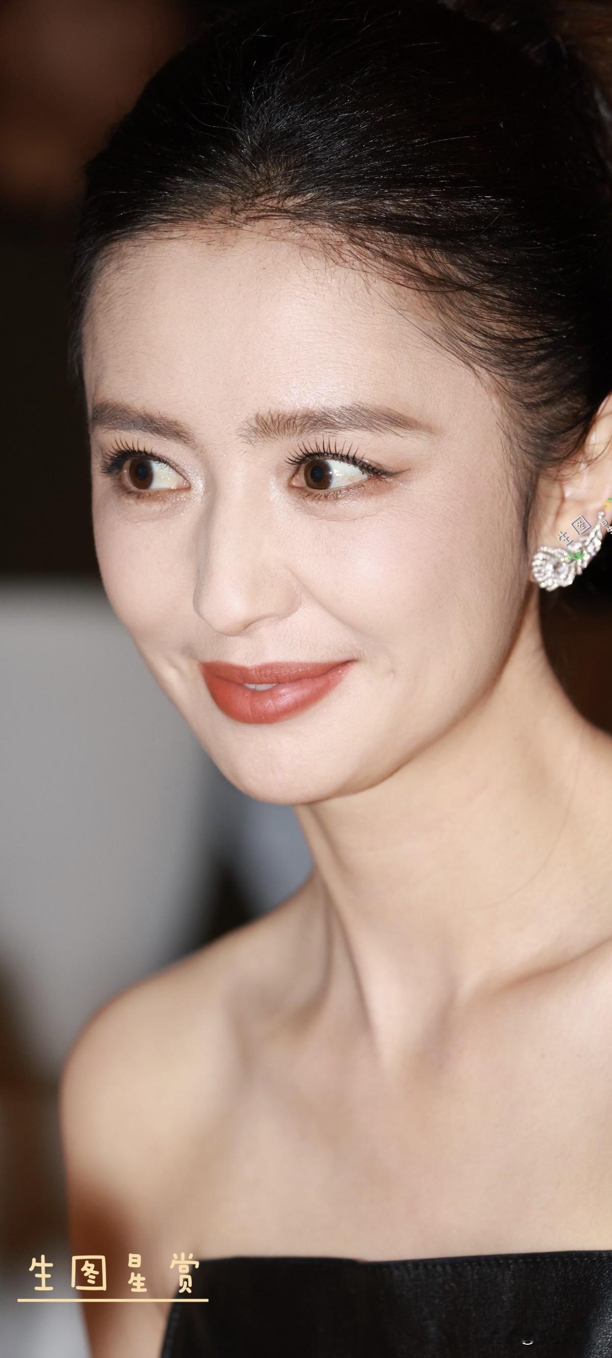 佟丽娅wallpaper晚宴出图精致美的丫丫:佟丽娅太漂亮了！