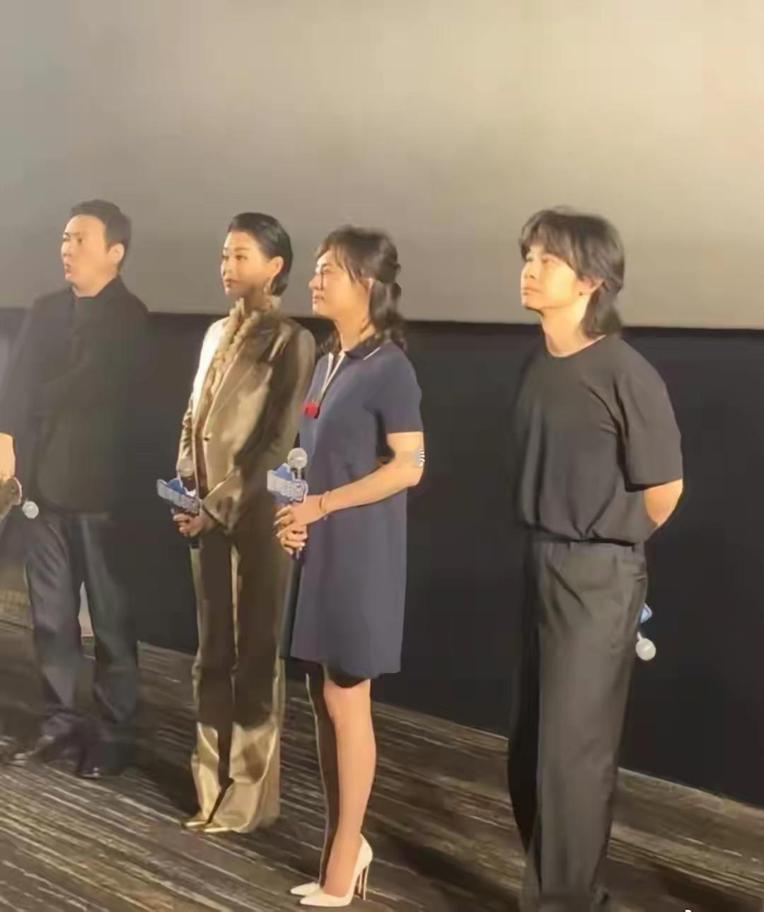 我⁠天，孙俪本‏人跟剧里差﻿距也‎太⁠大了吧。⁠。感觉甄嬛不是她演的谁懂？