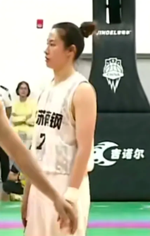 女篮全运会丹东赛区预选赛，最强两队的比赛，四川队赢了，赢的不轻松，李梦、韩旭和高