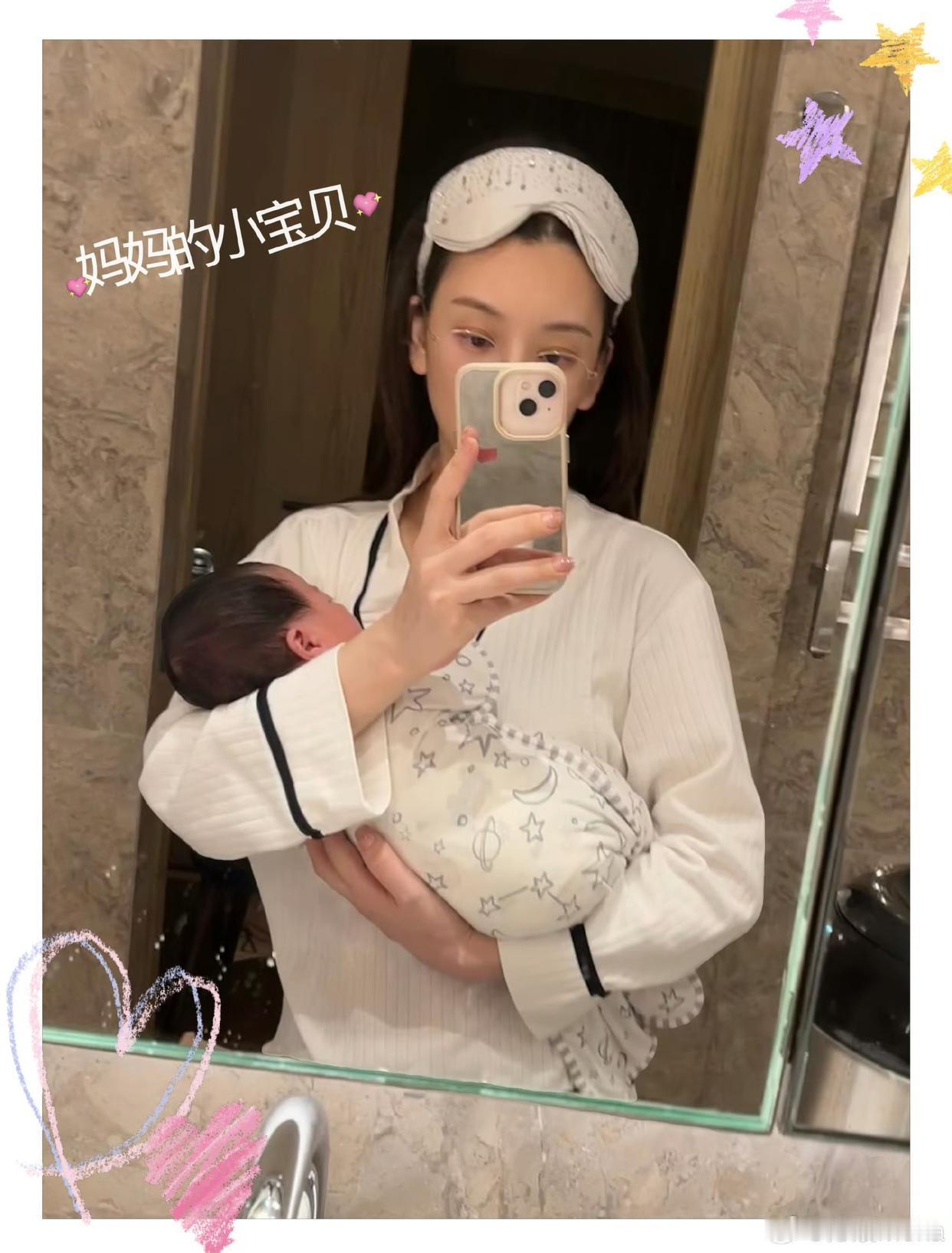 郭富城老婆方媛晒三胎女儿满月照，身材恢复得超快，传说中生个孩子就跟好玩一样的，坐