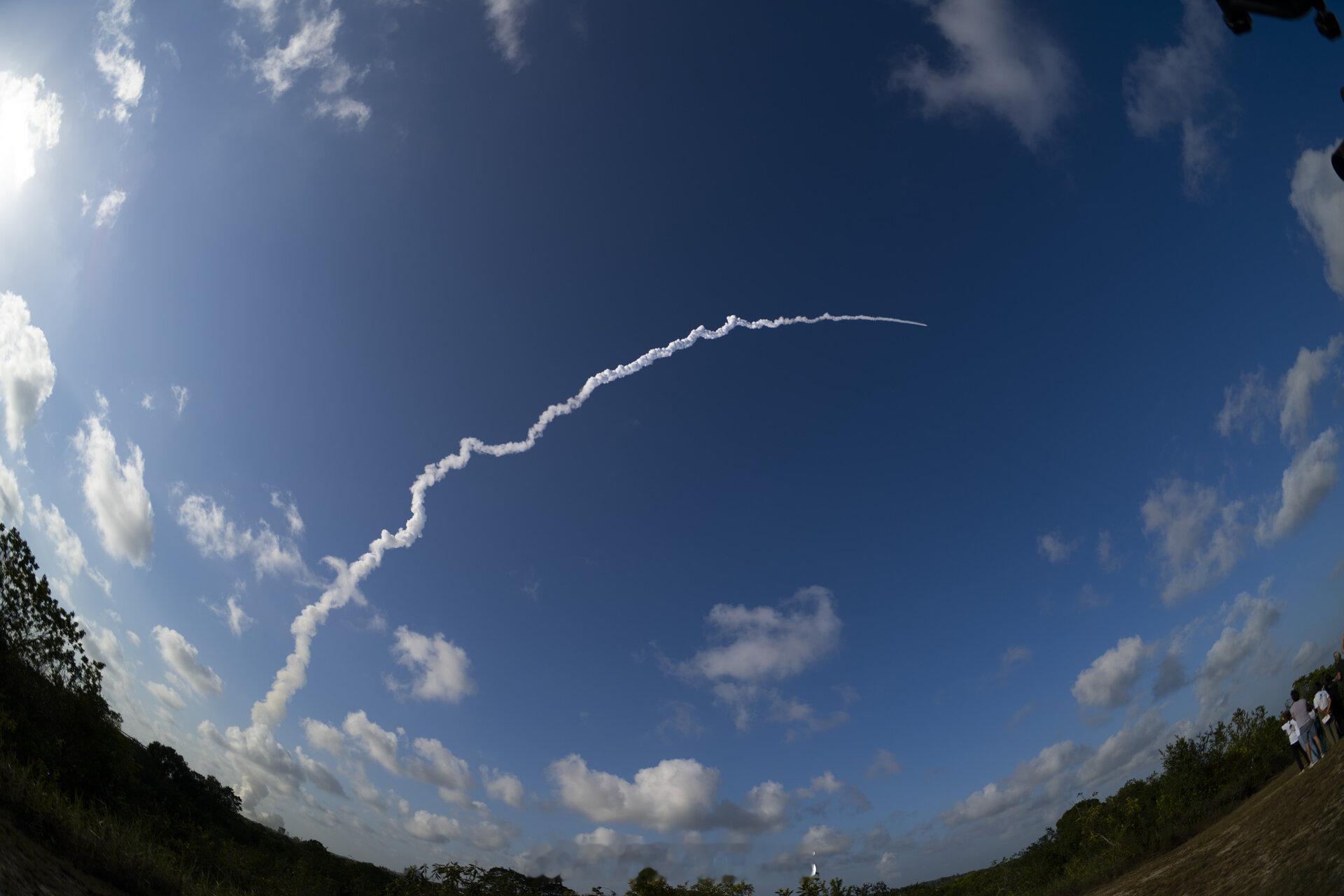 【阿丽亚娜6号首次地球同步转移轨道任务成功】Arianespace8月27日宣