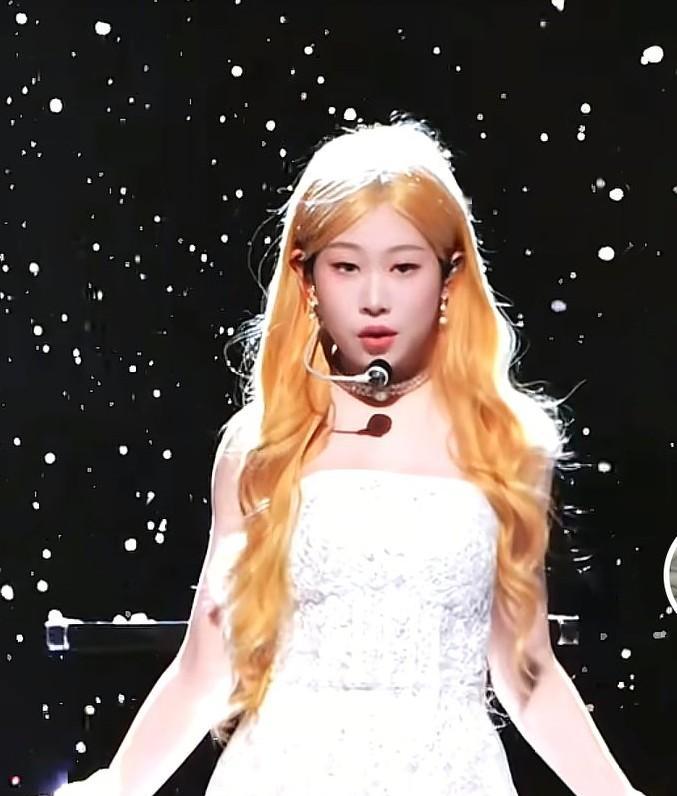 你以为星二代出道全靠爹？沈佳润在韩国练习室撕开凌晨三点的夜色。她翻唱《Mem