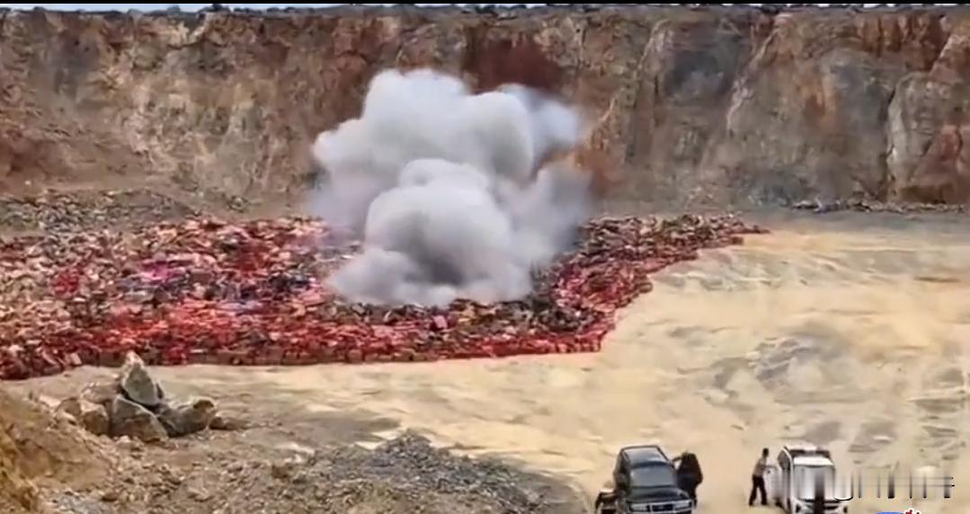 有人不理解，集中燃放烟花爆竹也污染空气，为什么还要集中燃放?我想了想，认为可能至