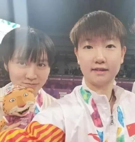 河豚崽晒出了自己和平野美宇的合照，让人没想到的是，平野美宇不仅已经到了深圳，而且