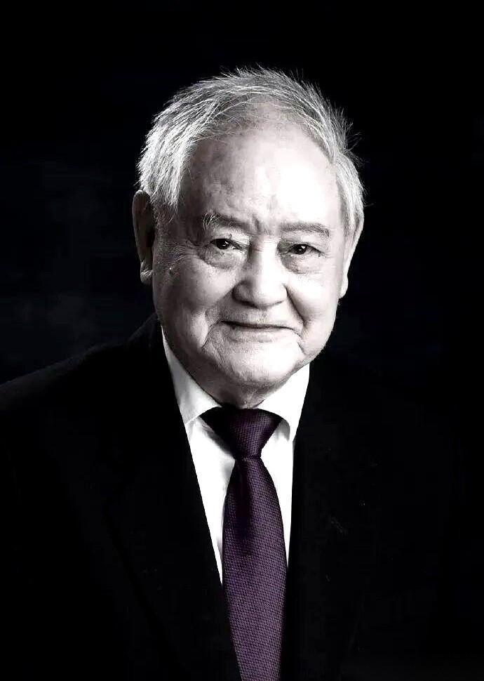 据新闻报道，4月16日下午的上海，一场告别仪式送走了一位名叫程不时的96岁老人。