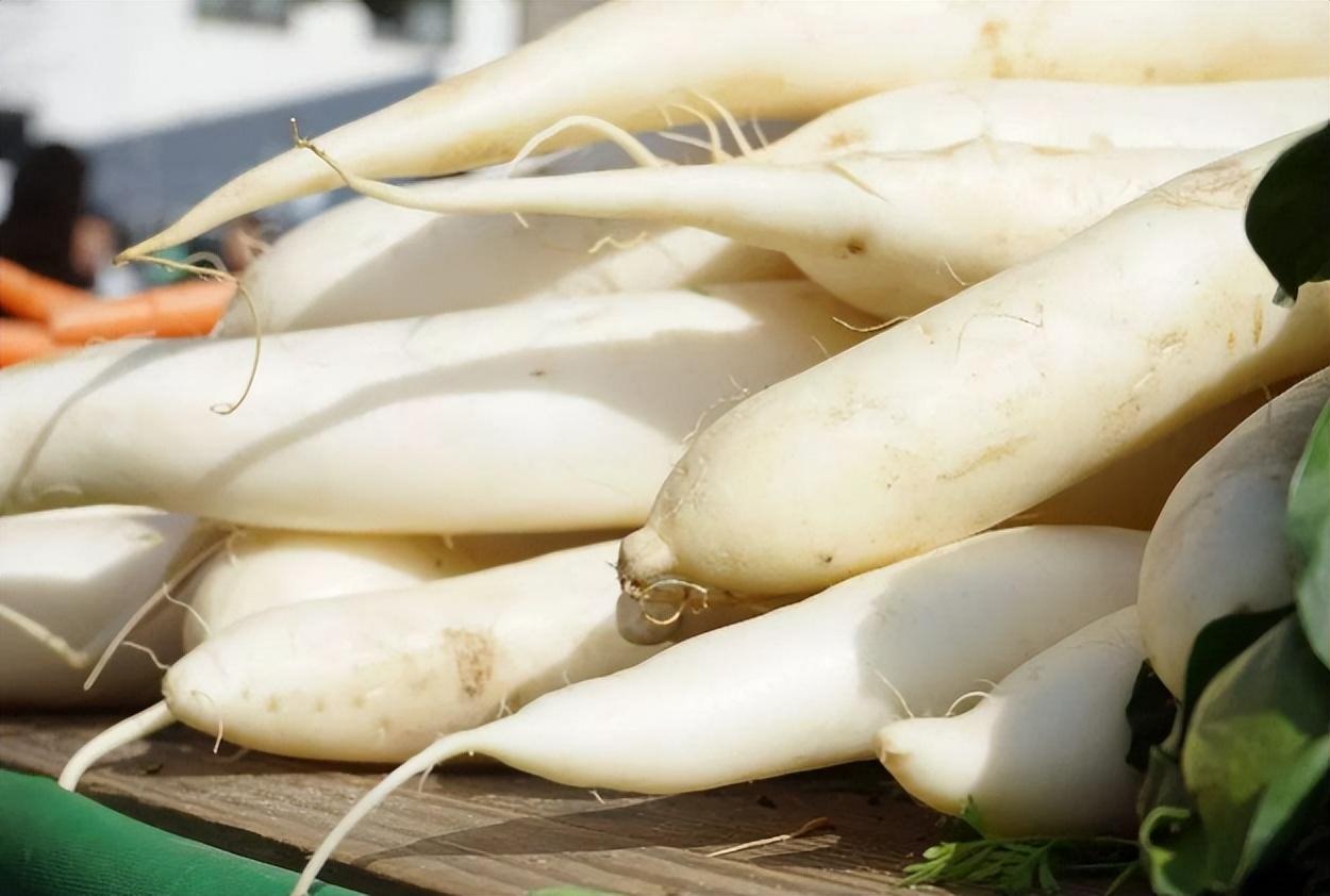 肿瘤患者吃鸭肉、柿子、白萝卜导致复发？医生：不能吃的是这些！肿瘤患者的饮食一