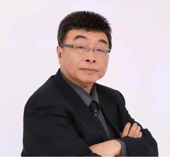 中国台湾知名评论员邱毅曾说：“倘若中国人民解放军踏上中国台湾的土地，中国台湾军队