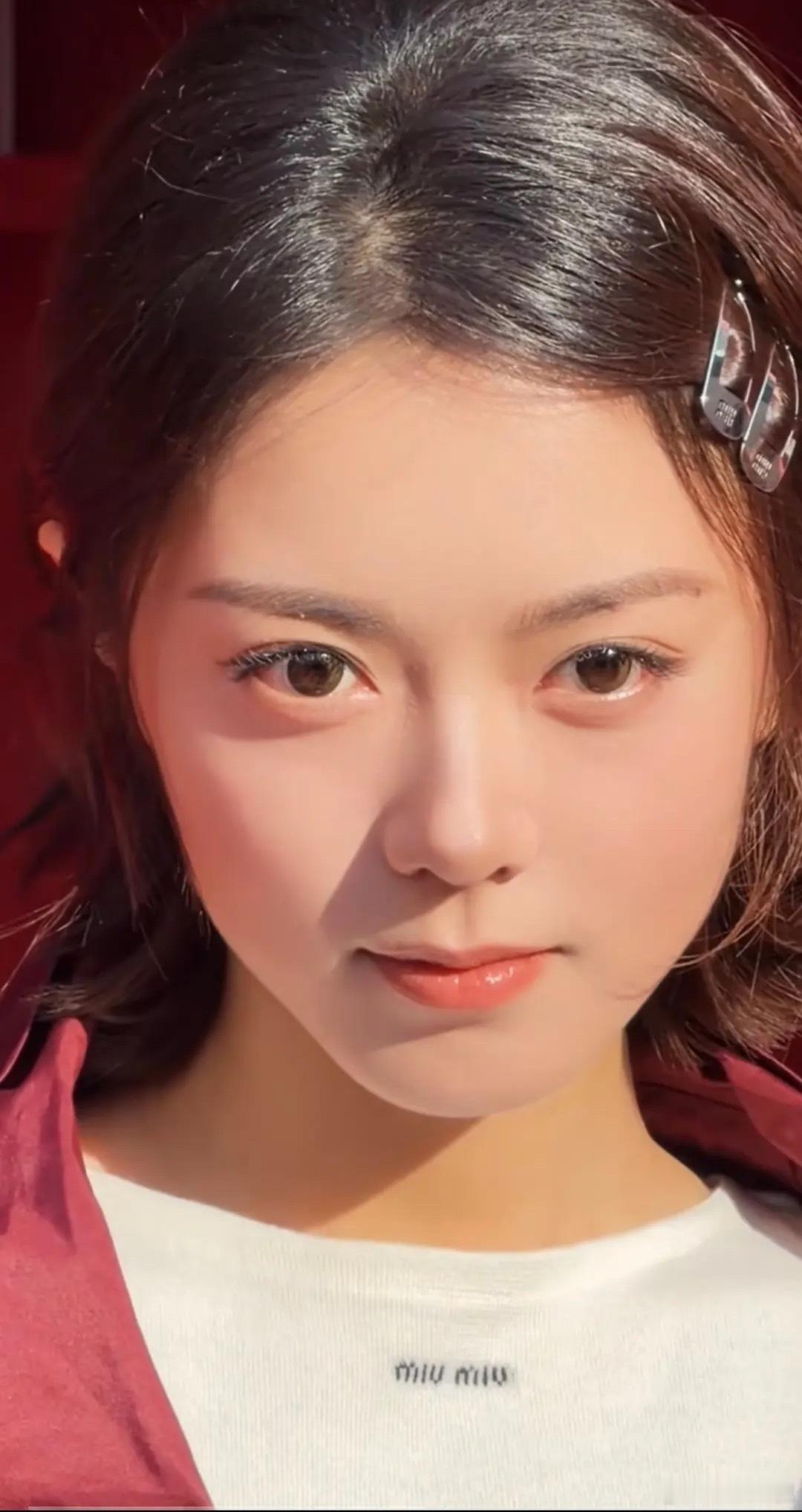 赵今麦怼脸的神！完全美成洋娃娃了